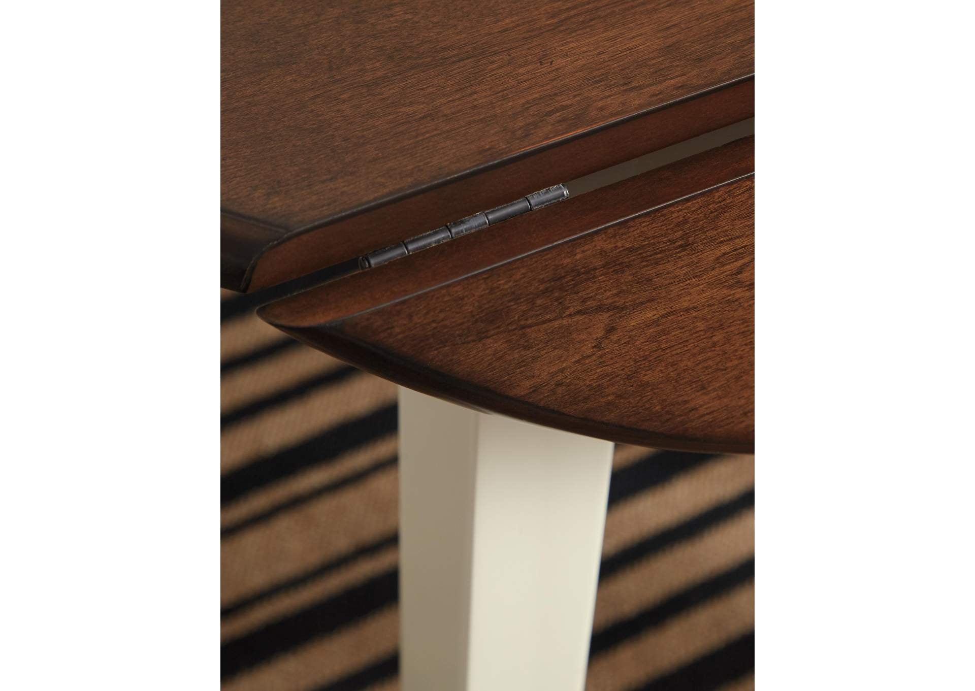 Woodanville Extendable Dining Table and 2 Chairs detail