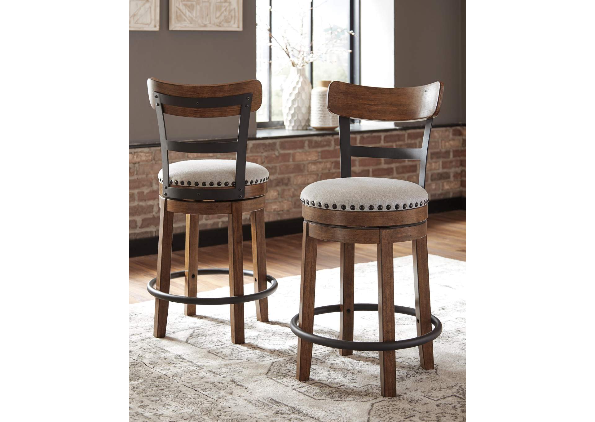 Valebeck Counter Height Dining Table and 4 Bar Stools Set room view
