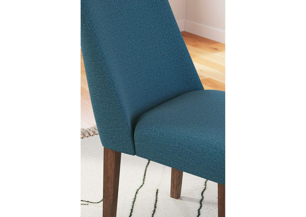 Lyncott Extendable Dining Table and 4 Chairs detail