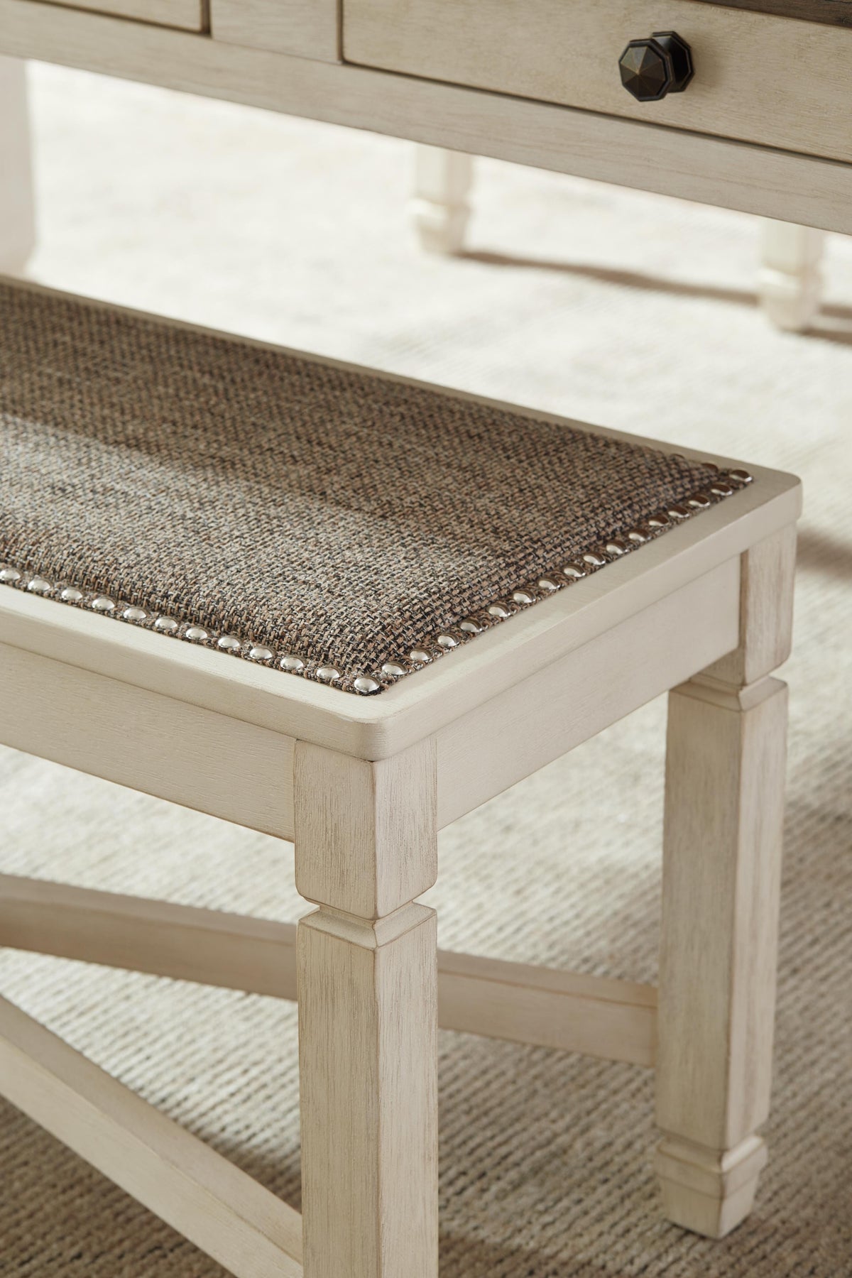 Bolanburg Dining Bench in Two-tone, detail view