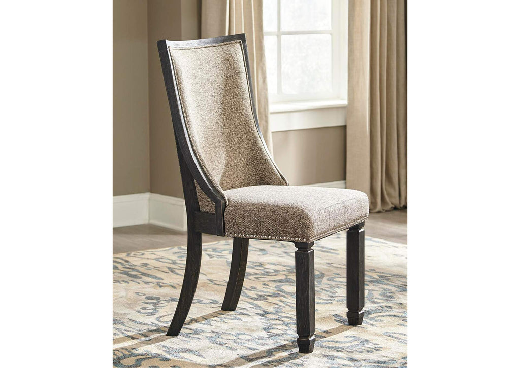 Tyler Creek Dining Table and 4 Chairs room view