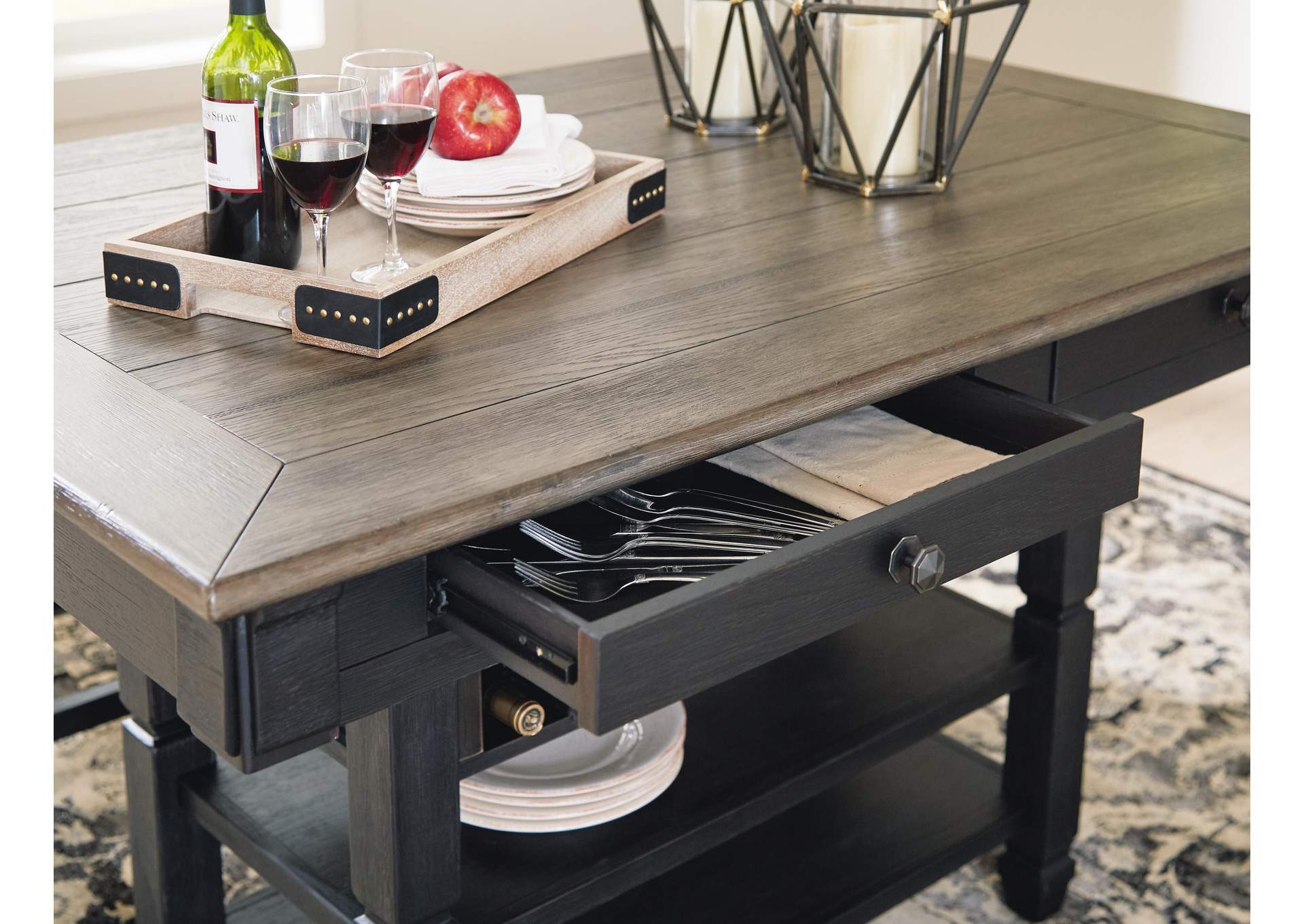 Tyler Creek Counter Height Dining Table and 4 Barstools and Bench detail