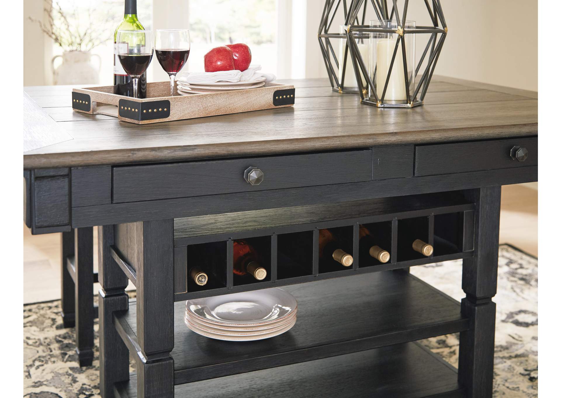 Tyler Creek Counter Height Dining Table and 4 Barstools and Bench detail