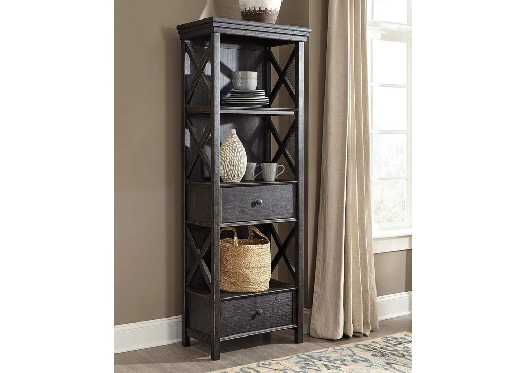 Tyler Creek Display Cabinet room view