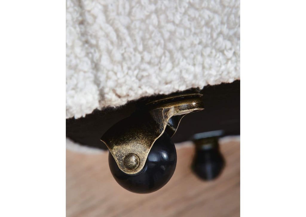 Rowanbeck Dining Table and 4 Chairs detail