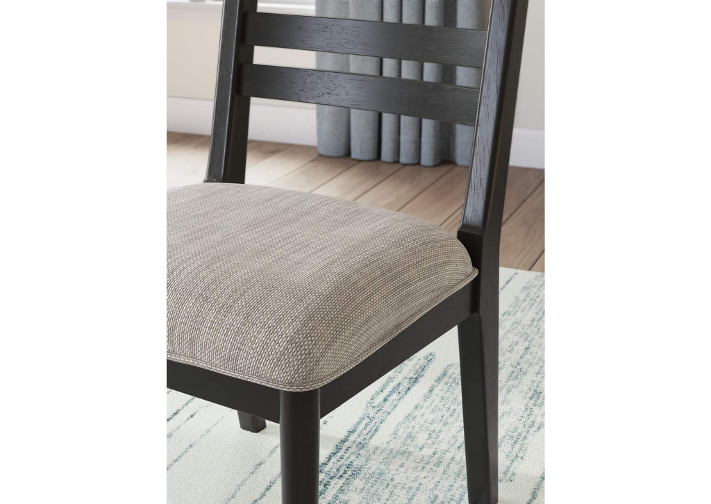 Chadworth Dining Table and 4 Chairs detail
