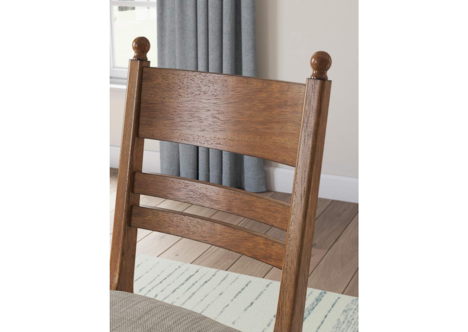 Chadworth Dining Table and 6 Chairs detail