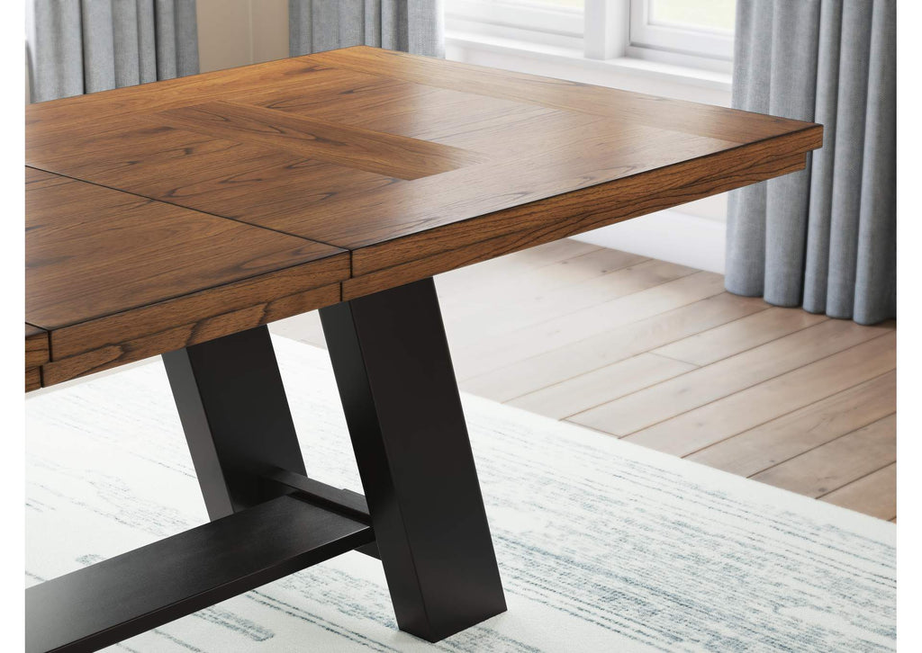 Chadworth Dining Table and 6 Chairs detail