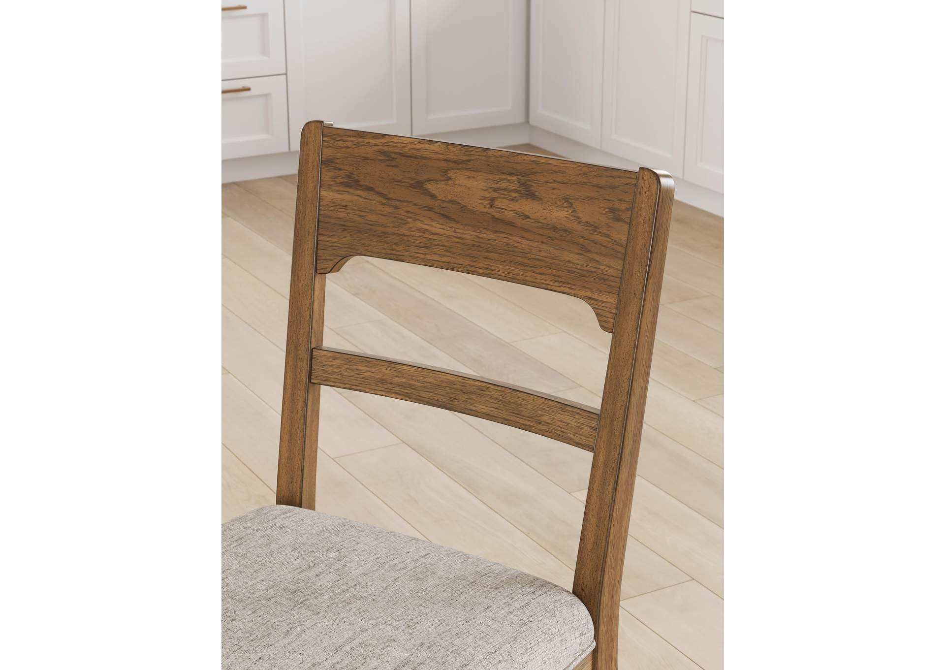 Cabalynn Counter Height Dining Table and 6 Barstools detail