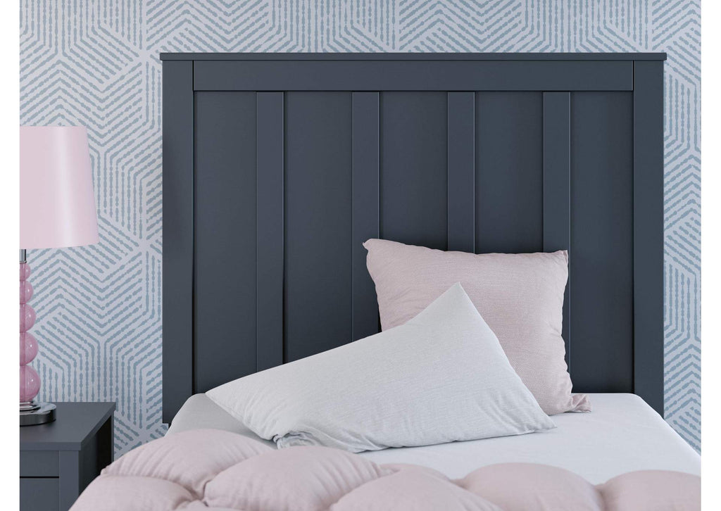 Simmenfort Twin Panel Headboard, Dresser and Nightstand detail