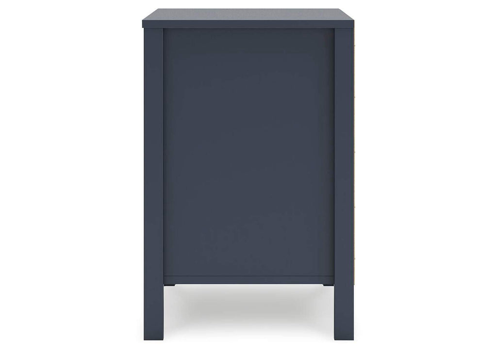 Simmenfort Full Platform Bed, Dresser and 2 Nightstands side view