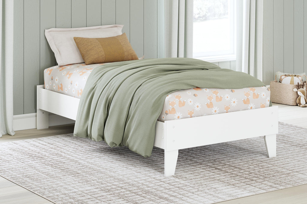 Hallityn Twin Platform Bed in White, alternate view 3