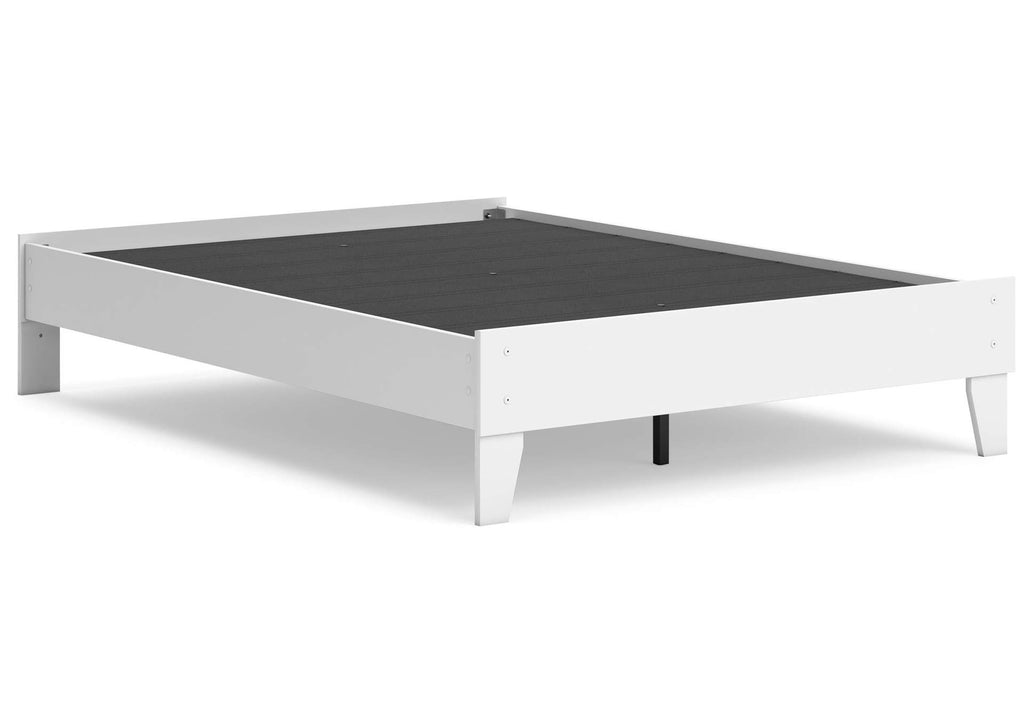 Hallityn Full Platform Bed, Dresser and 2 Nightstands angled view