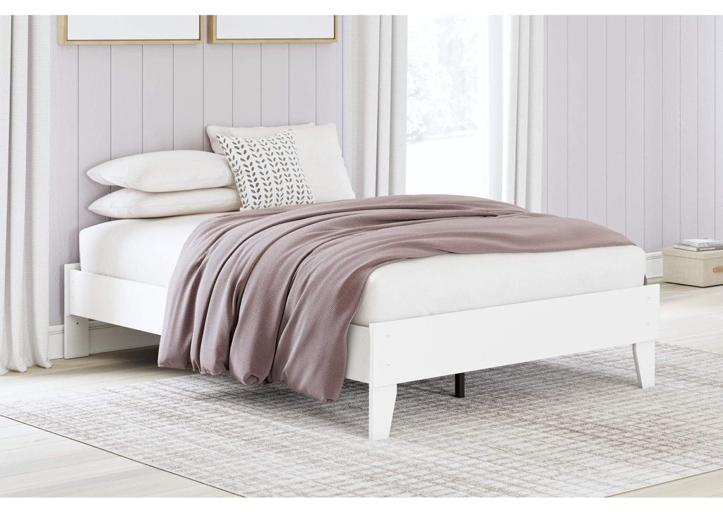 Hallityn Full Platform Bed and Dresser