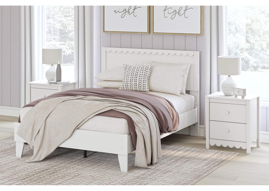 Hallityn Full Panel Headboard and Dresser