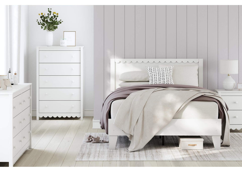 Hallityn Full Panel Platform Bed