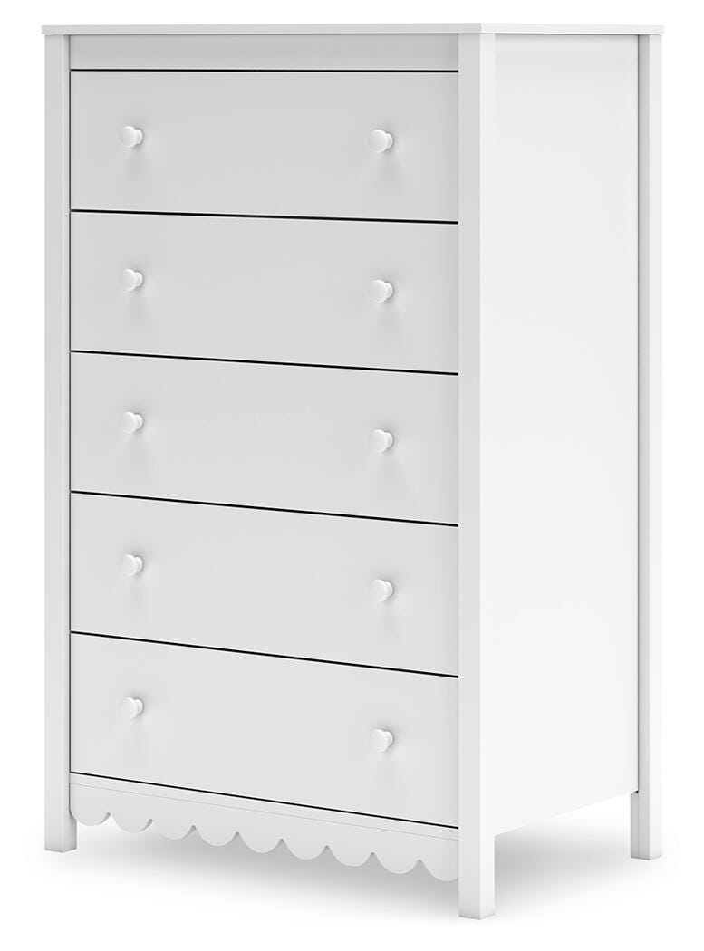Hallityn Chest of Drawers in White, angle view