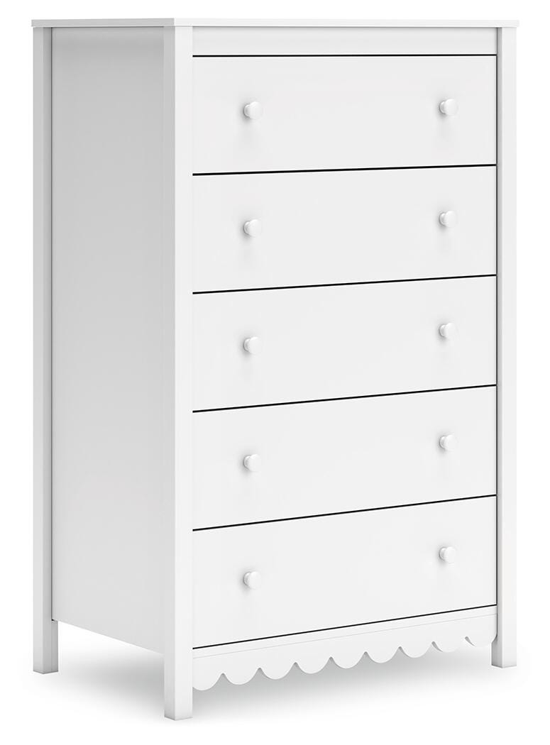 Hallityn Chest of Drawers in White, angle view
