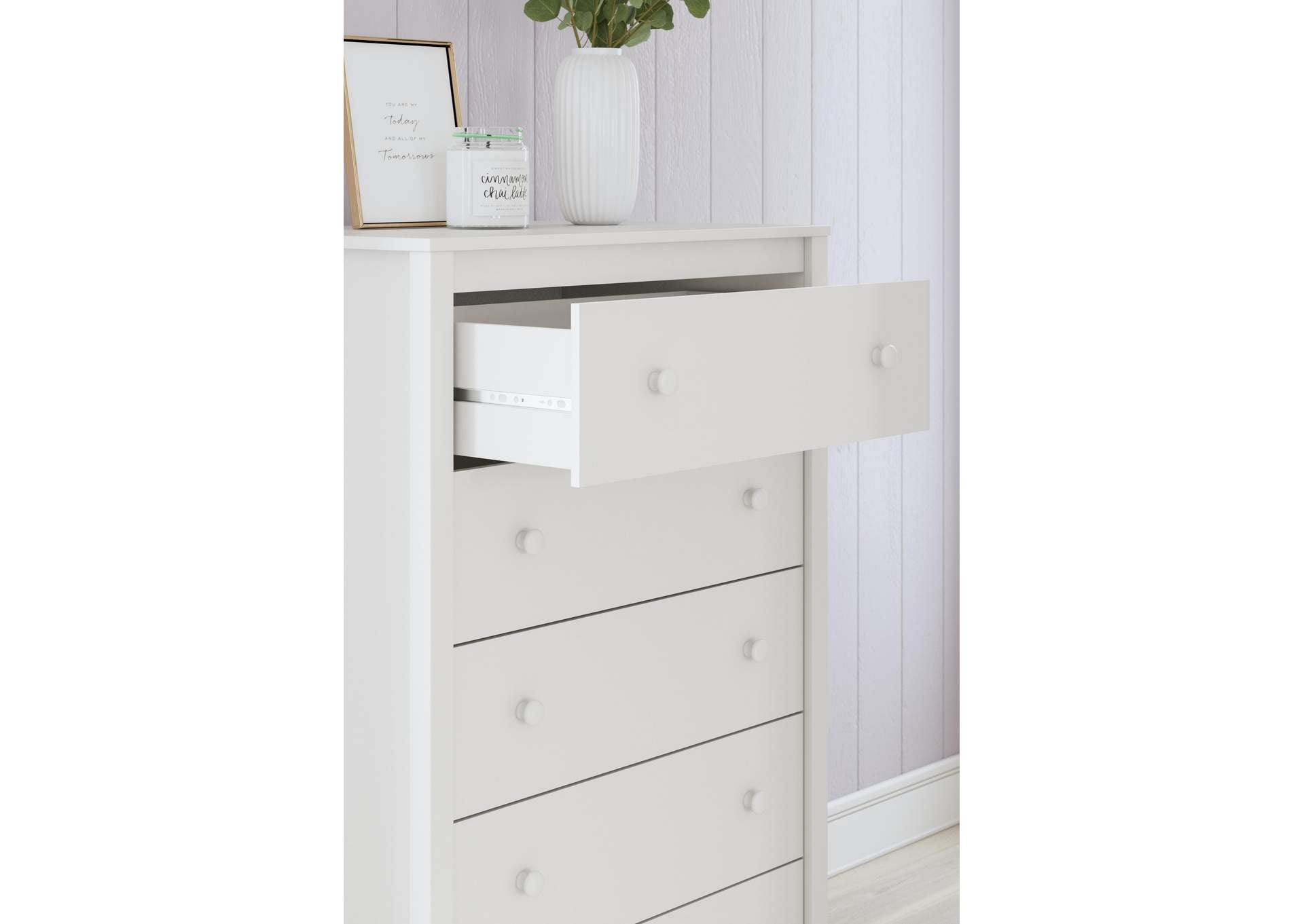 Hallityn Twin Tent Bed, Dresser and Chest detail