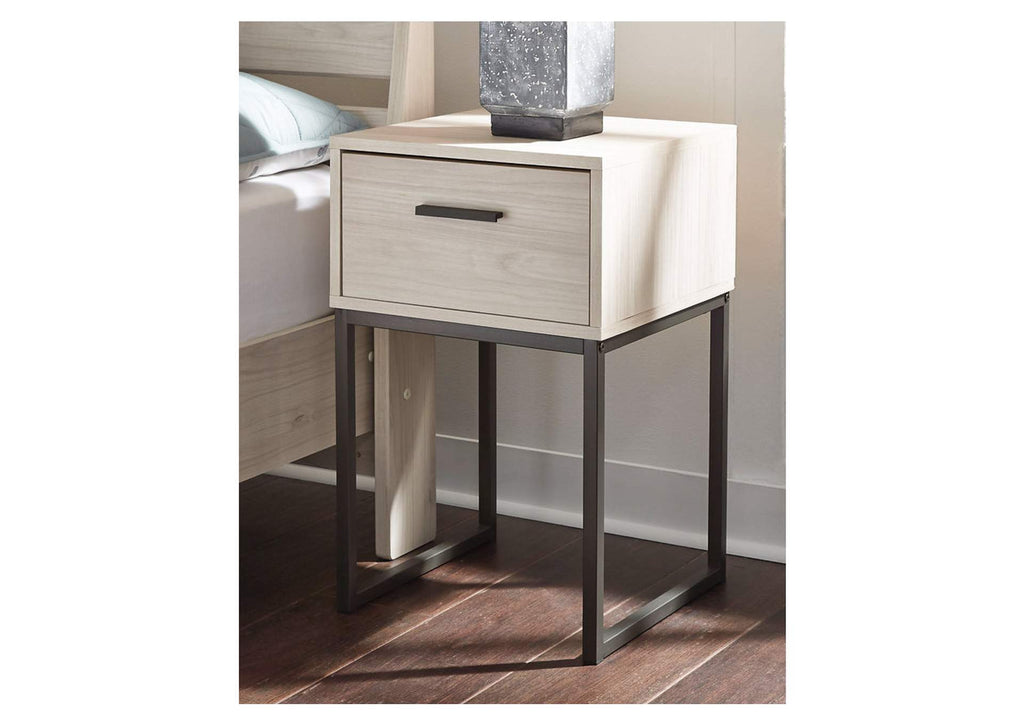 Shawburn Queen Crossbuck Panel Headboard, Dresser and 2 Nightstands room view