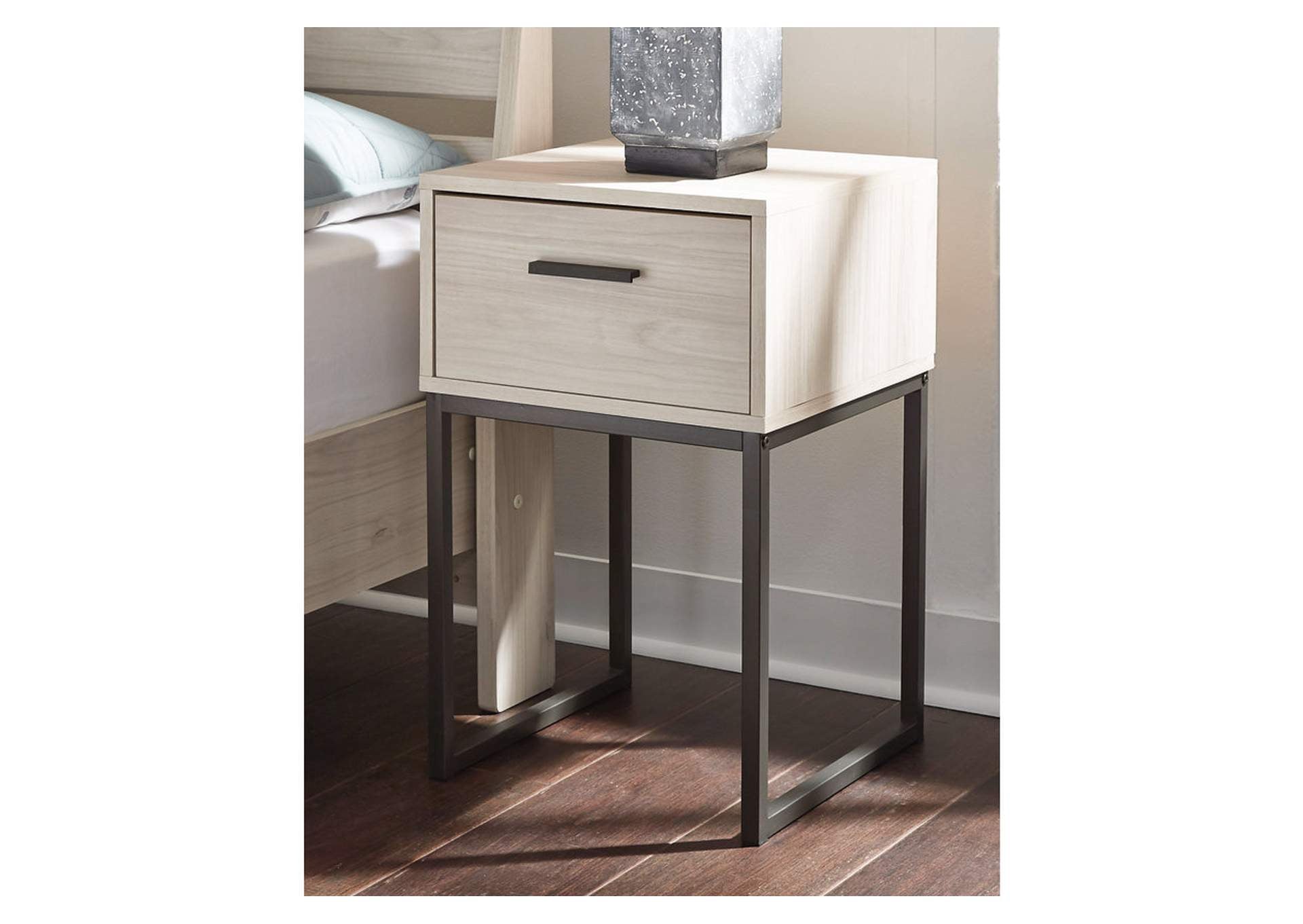 Shawburn Queen Crossbuck Panel Headboard, Dresser and 2 Nightstands room view