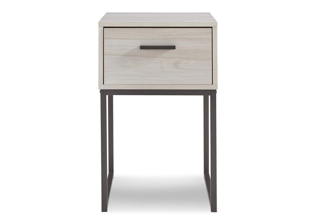 Socalle Queen Platform Bed and 2 Nightstands front view
