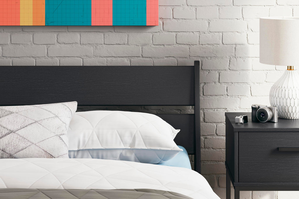 Socalle Full Panel Platform Bed in Black, detail view
