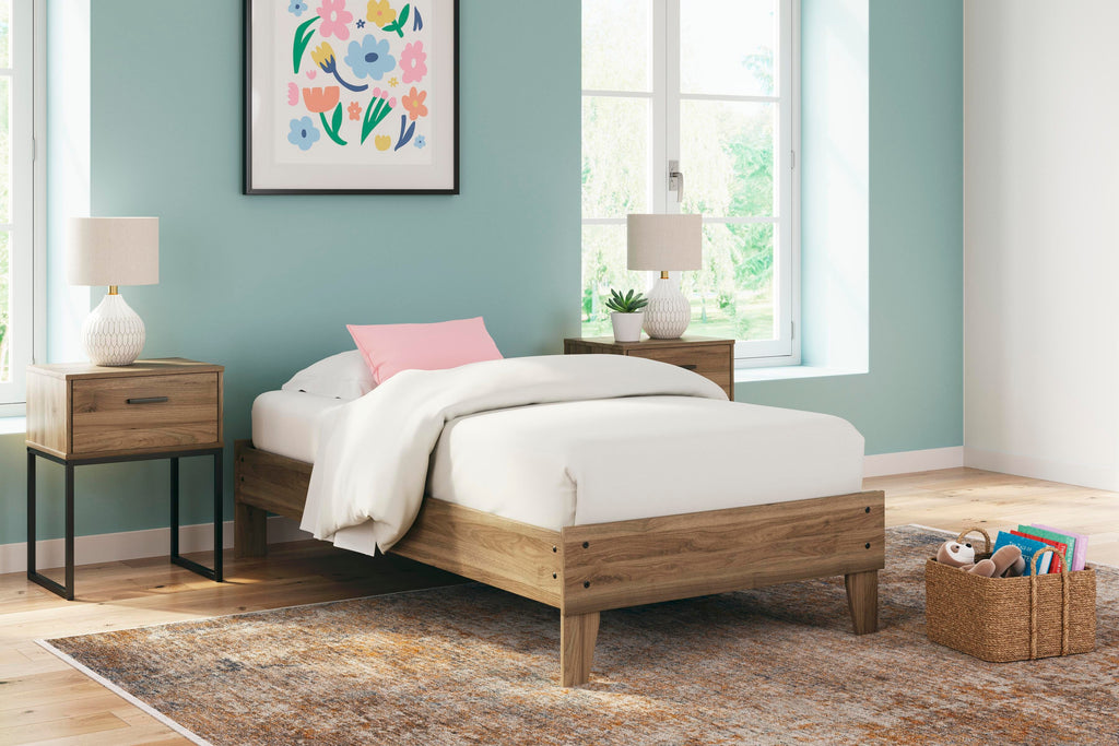 Deanlow Twin Platform Bed in Honey, alternate view 3