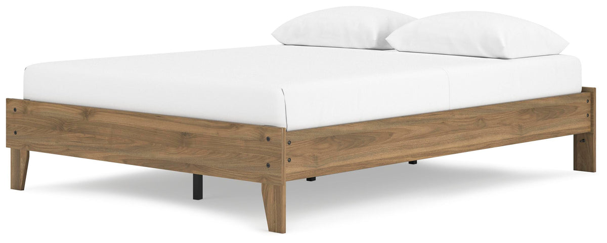 Deanlow Queen Platform Bed in Honey, angle view