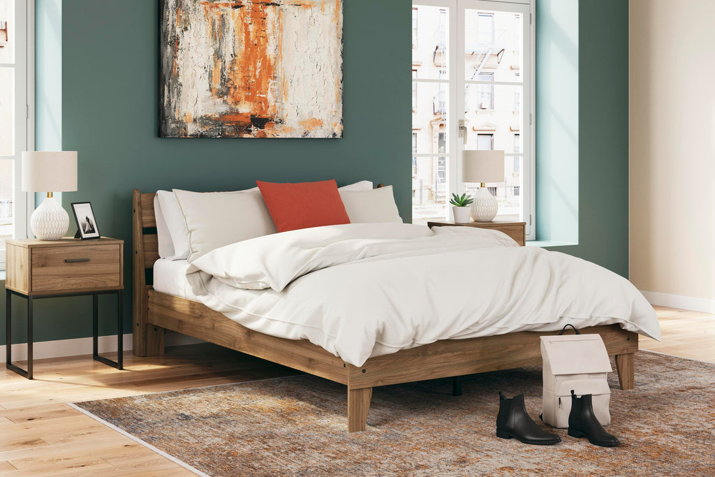 Deanlow Queen Platform Panel Bed in Honey, alternate view 2