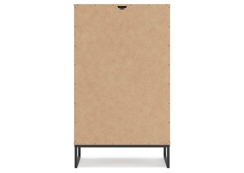 Deanlow Queen Platform Panel Bed, Dresser, Chest and 2 Nightstands