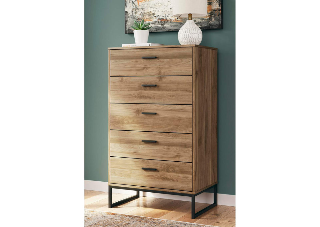 Deanlow Queen Panel Headboard, Dresser, Chest and 2 Nightstands