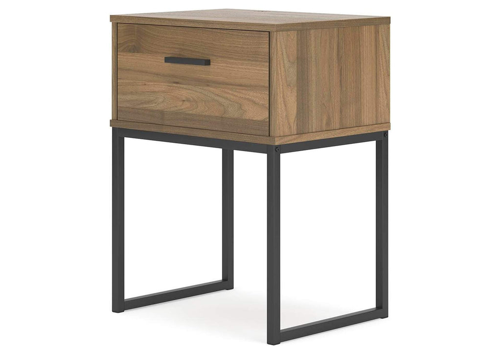 Deanlow Full Platform Panel Bed, Dresser and 2 Nightstands angled view