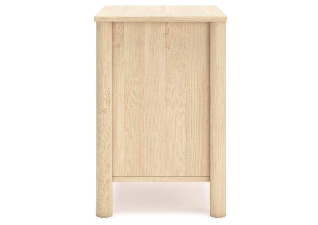 Cabinella Queen Platform Bed, Dresser and 2 Nightstands side view