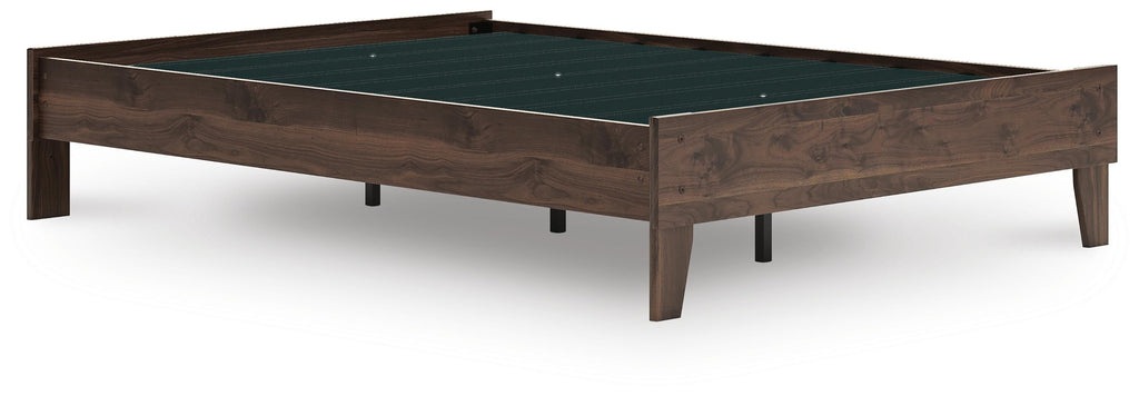 Calverson Full Platform Bed in Mocha, angle view
