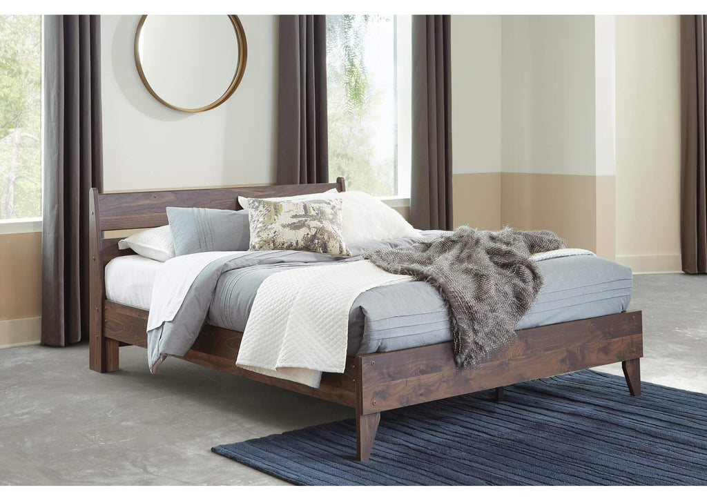 Calverson Queen Panel Platform Bed and 2 Nightstands
