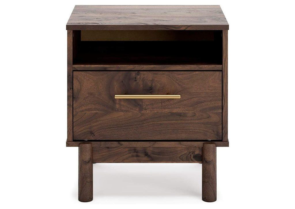 Calverson Queen Platform Bed with 2 Nightstands