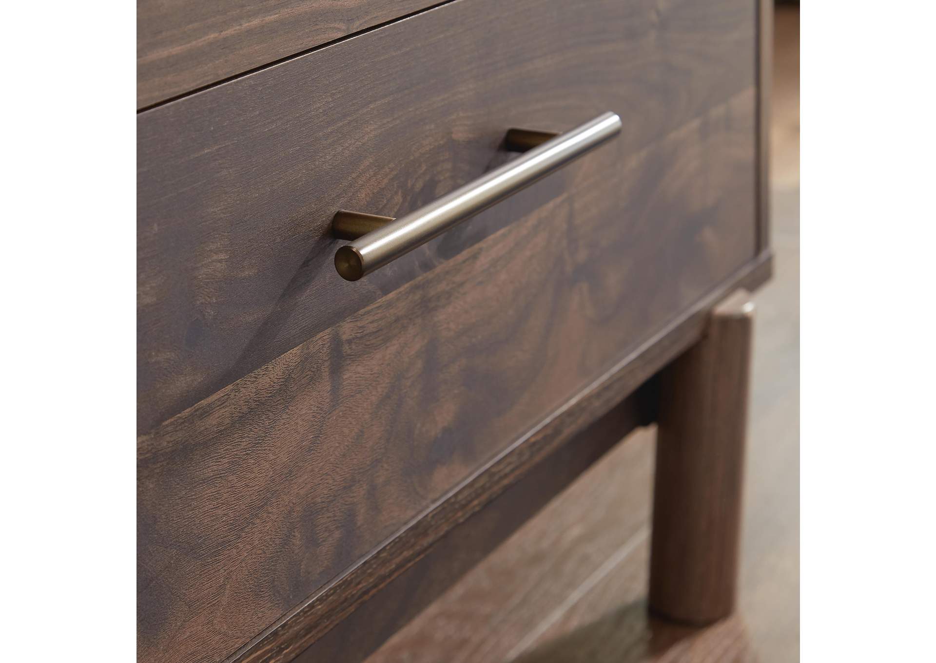 Calverson Queen Platform Bed with 2 Nightstands detail