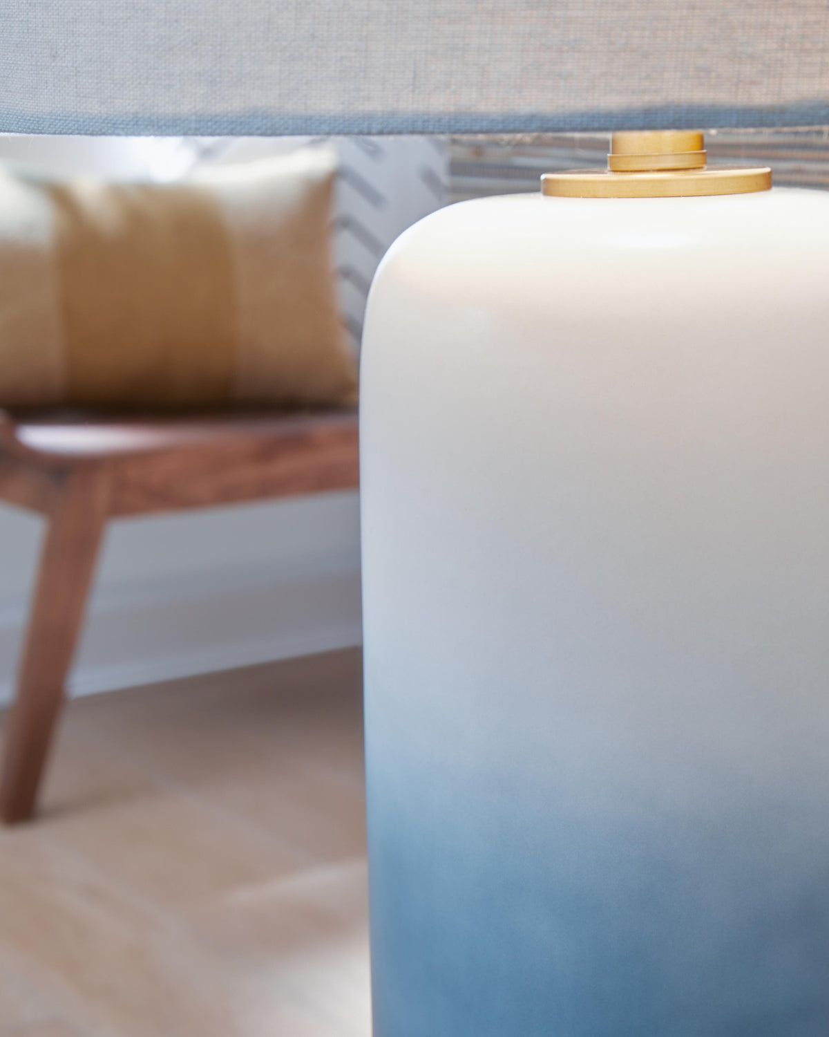 Lemrich Table Lamp in White/Teal, detail view