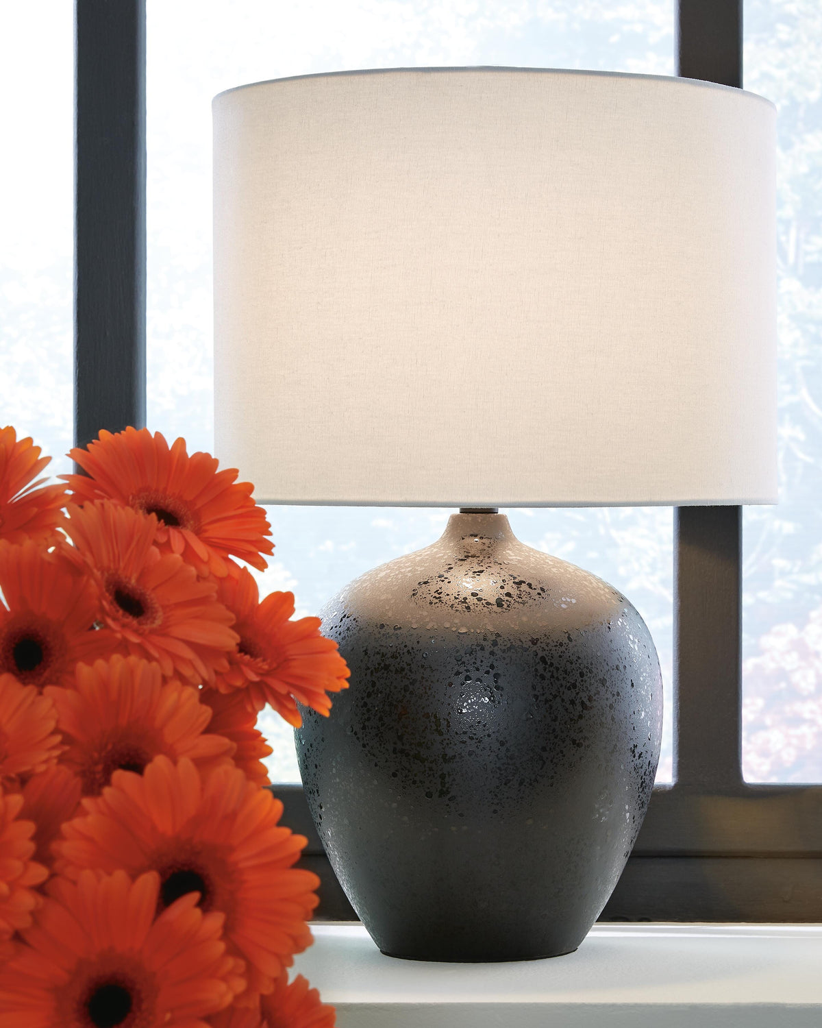 Ladstow Table Lamp in Black, alternate view 3