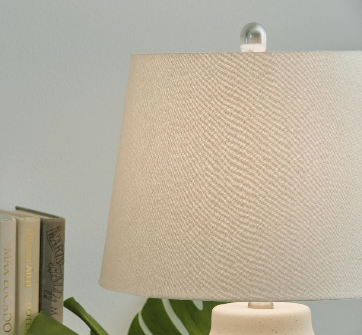 Afener Table Lamp (Set of 2) in Blue/Beige, detail view