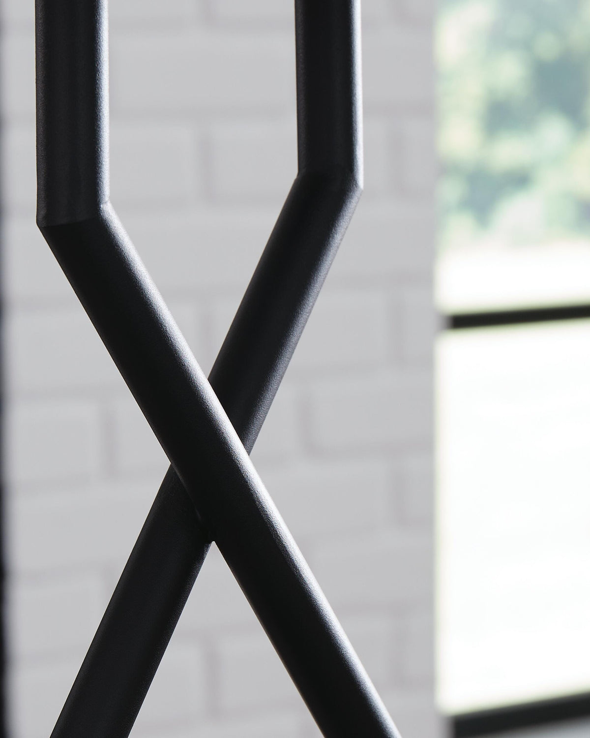 Brookthrone Table Lamp (Set of 2) in Black, detail view