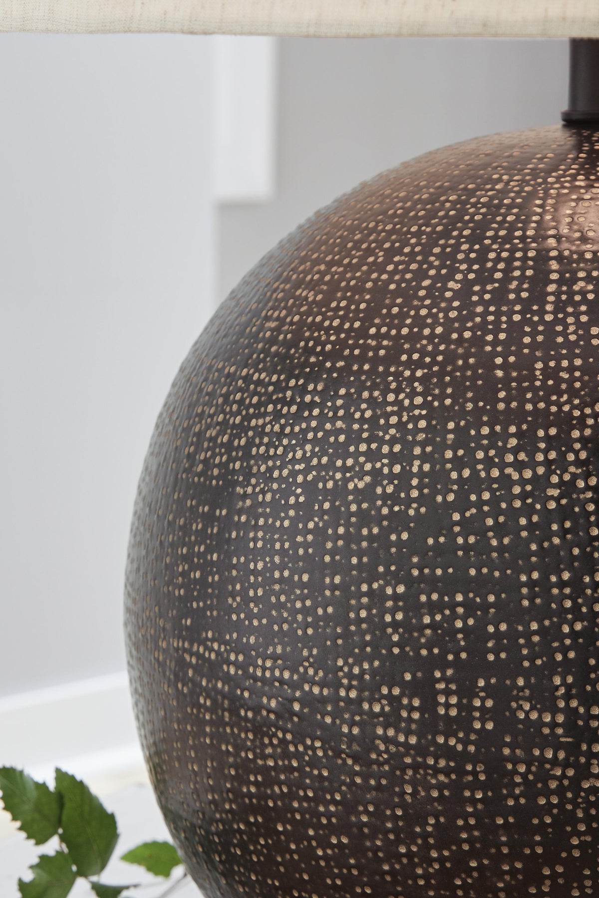 Hambell Table Lamp in Black/Gold Finish, detail view