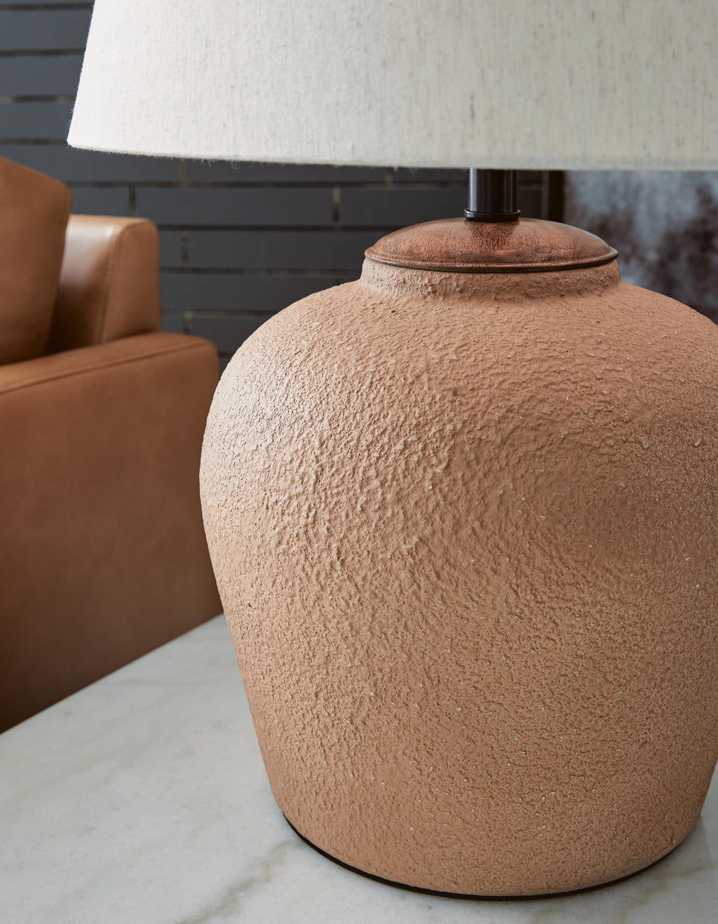 Scantor Table Lamp in Rust, detail view