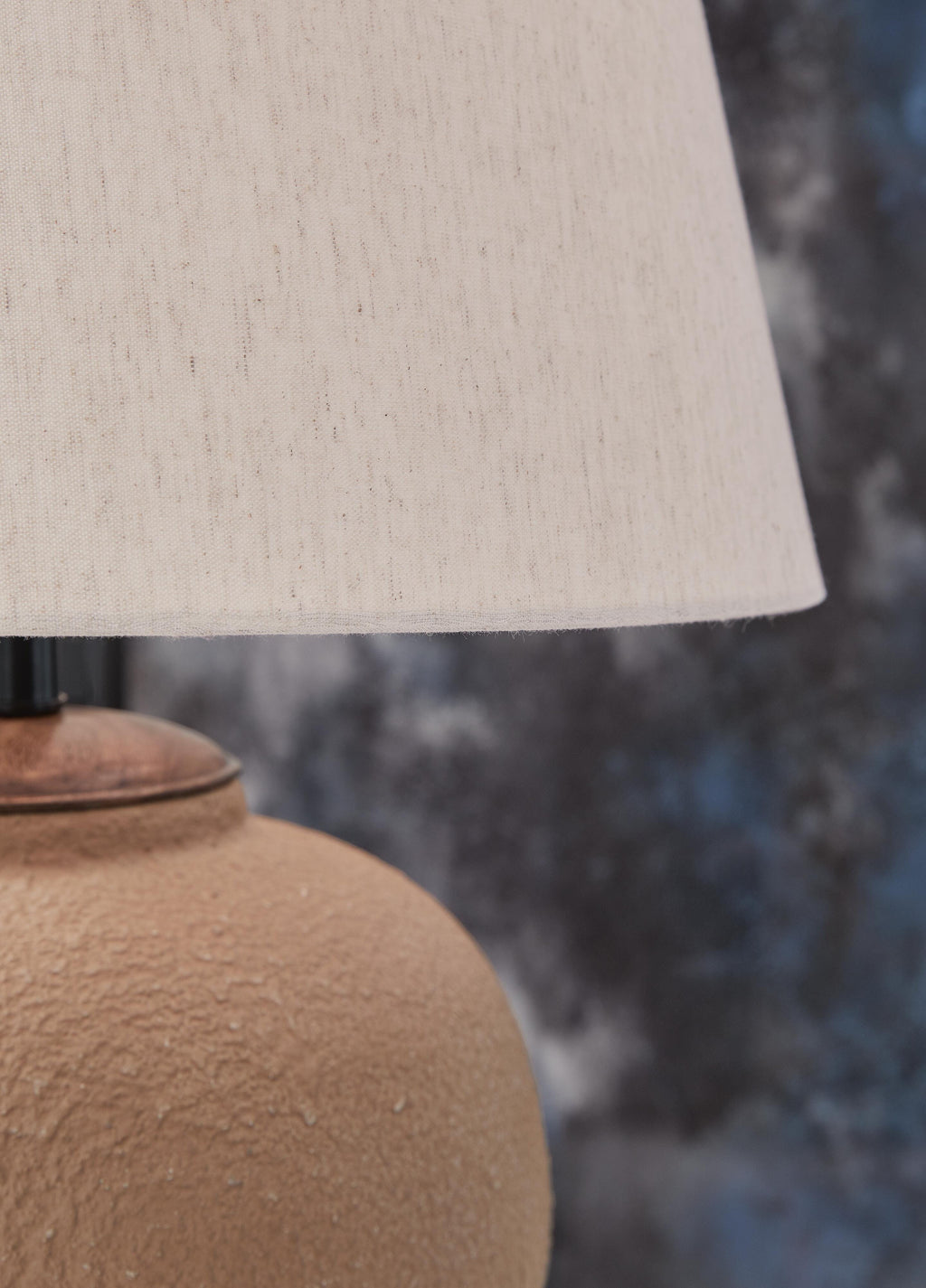 Scantor Table Lamp in Rust, detail view