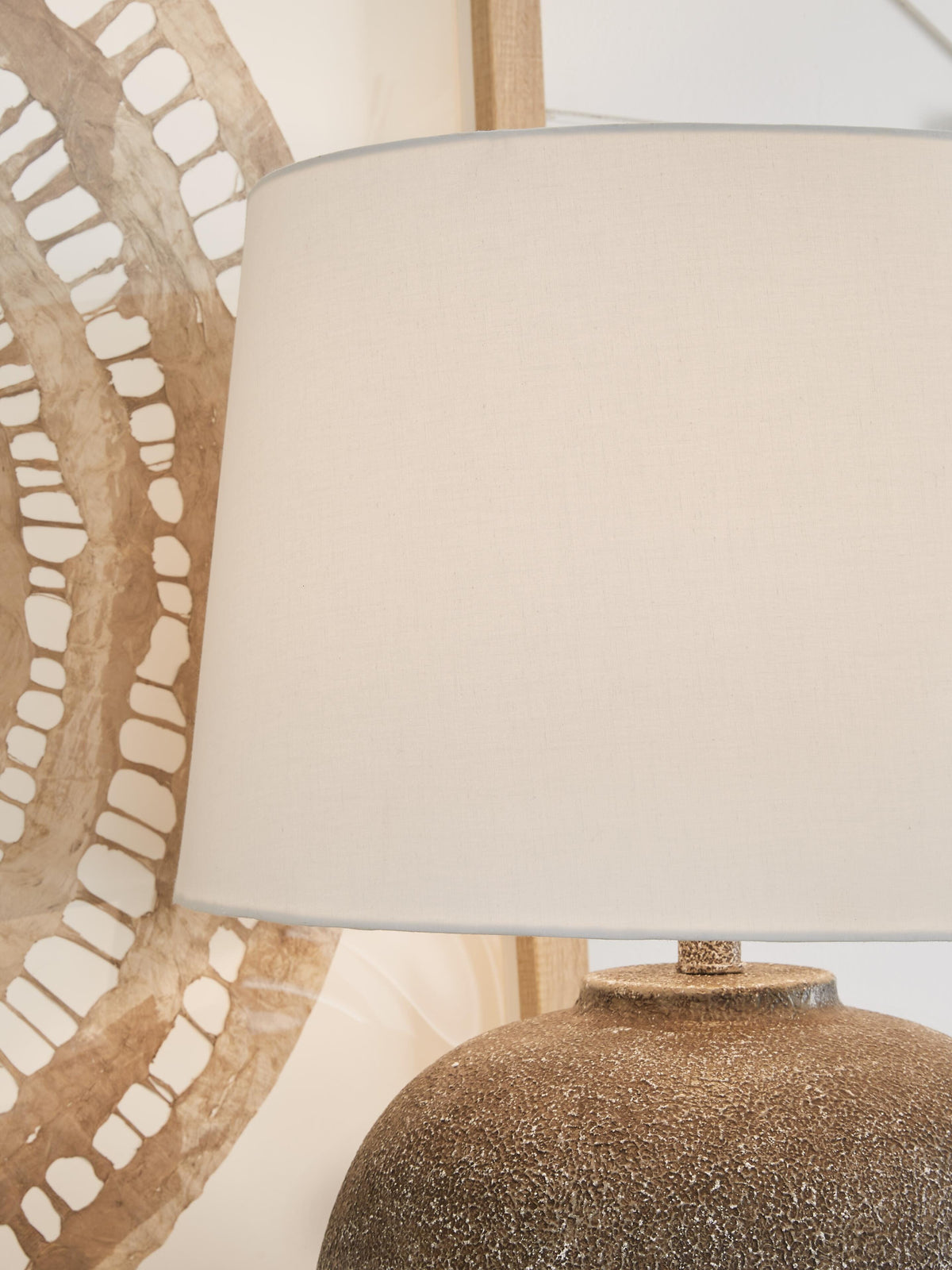 Neavesboro Table Lamp in Antique Brown/White, detail view