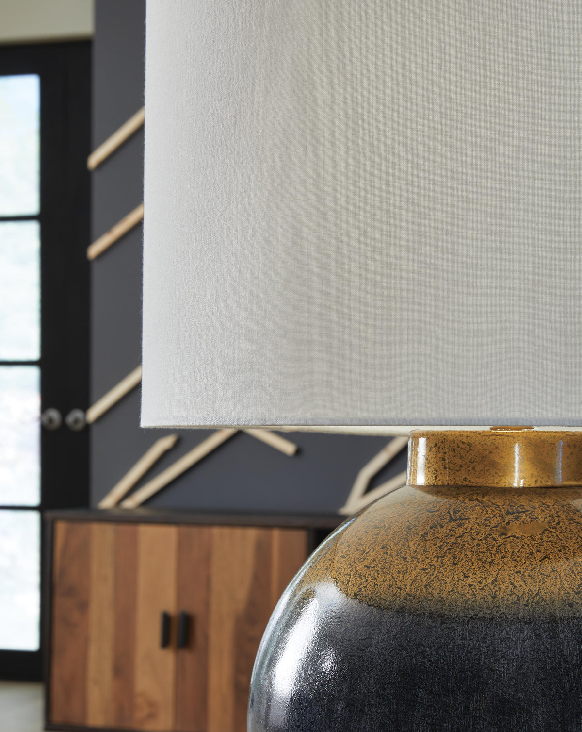 Adara Table Lamp in Blue/Gold Finish, detail view