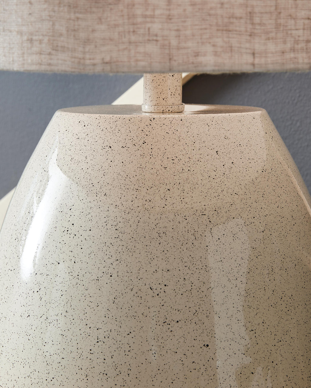 Linas Table Lamp in Cream/Beige, detail view