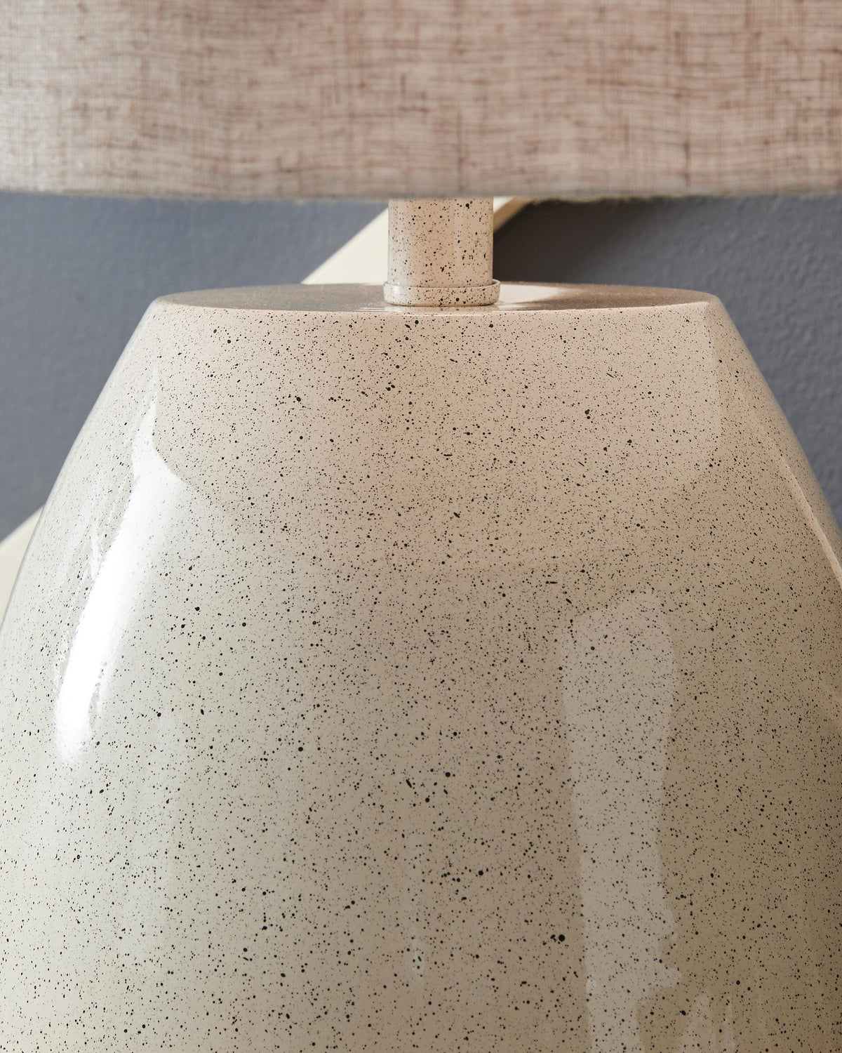 Linas Table Lamp in Cream/Beige, detail view