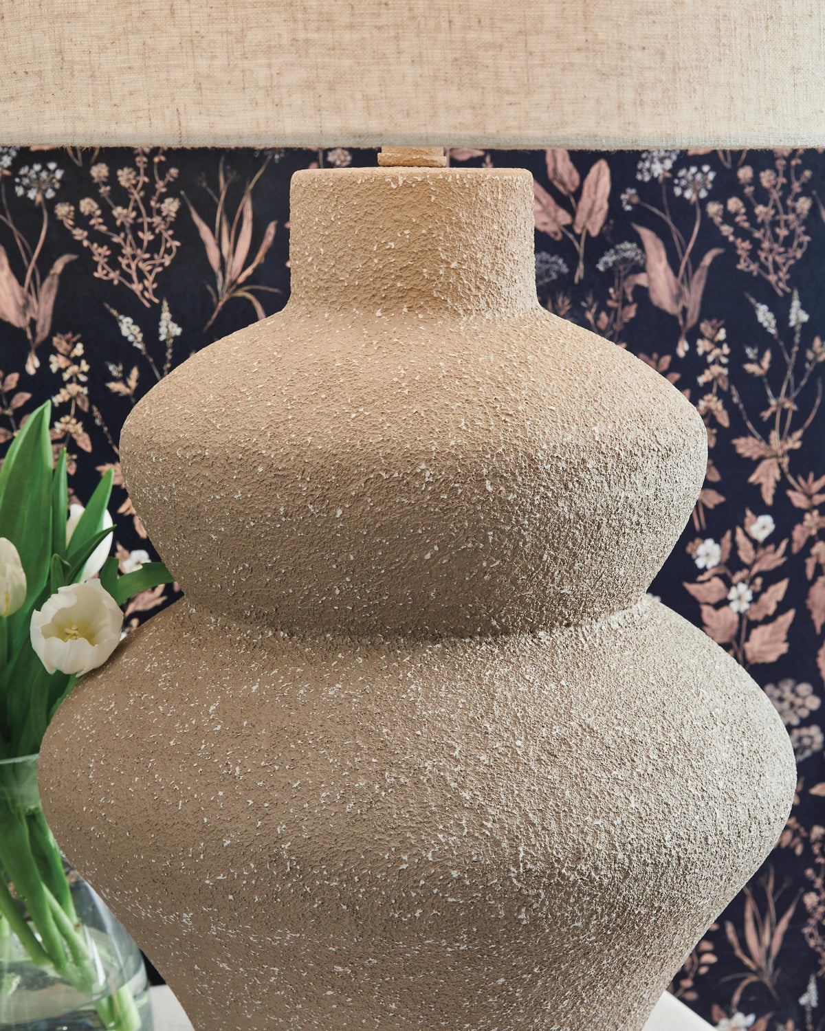 Jossleigh Table Lamp in Beige, detail view
